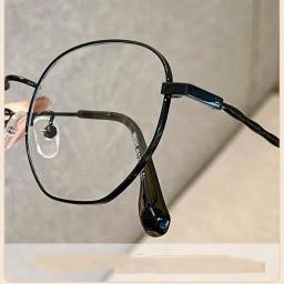 Gọng kính form đa giác nhỏ chất liệu titanium cao cấp, phù hợp mặt vừa và to mã M62 4