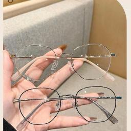 Gọng kính form đa giác nhỏ chất liệu titanium cao cấp, phù hợp mặt vừa và to mã M62 3