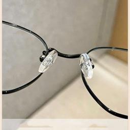 Gọng kính form đa giác nhỏ chất liệu titanium cao cấp, phù hợp mặt vừa và to mã M62 2