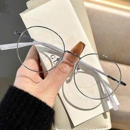 Gọng kính form tròn chất liệu titanium cao cấp, phù hợp mặt vừa và to mã M64 3