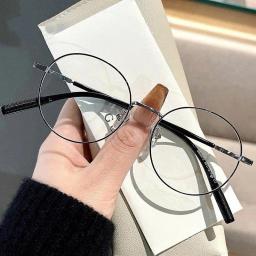 Gọng kính form tròn chất liệu titanium cao cấp, phù hợp mặt vừa và to mã M64 2