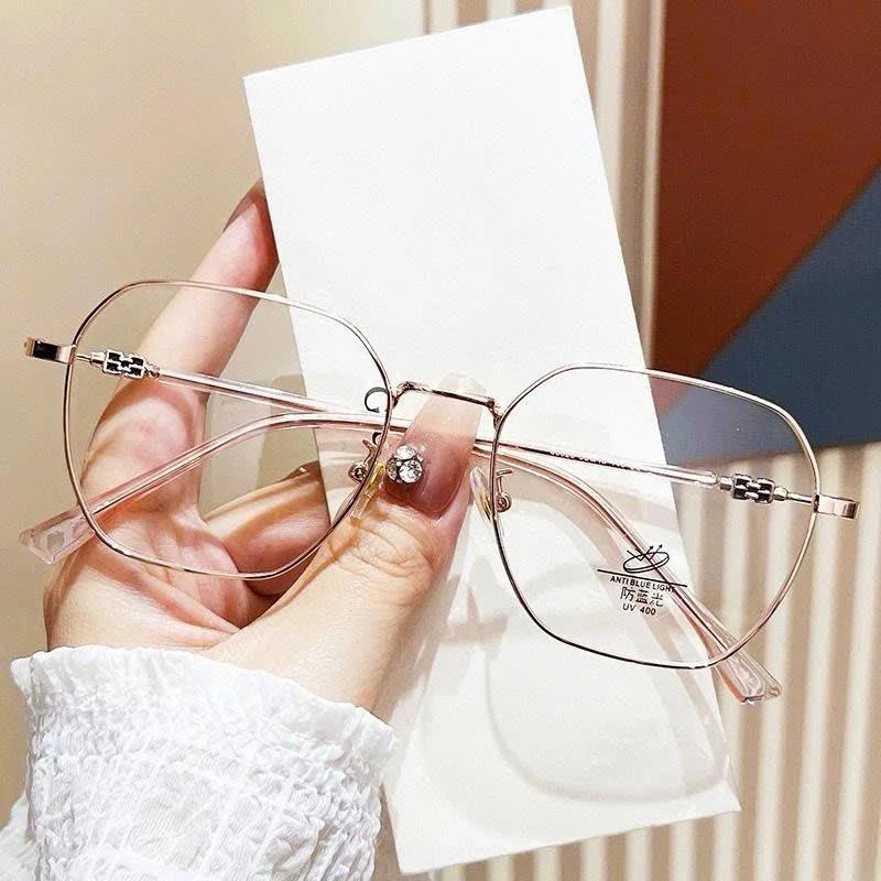 Gọng kính form đa giác to chất liệu titanium cao cấp, phù hợp mặt vừa và to mã M53