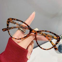 Gọng kính nữ mắt mèo cá tính chất liệu nhựa M24 7