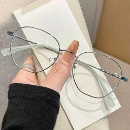 Gọng kính form đa giác nhỏ chất liệu titanium cao cấp, phù hợp mặt vừa và to mã M62 7