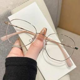 Gọng kính form đa giác nhỏ chất liệu titanium cao cấp, phù hợp mặt vừa và to mã M62 1