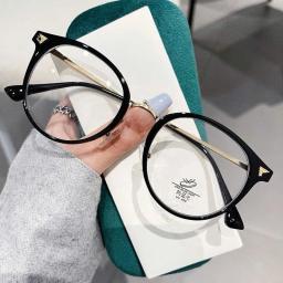 Gọng Kính Form Oval Chất Liệu Nhựa TR90 Cao Cấp Phối Titanium M79 2