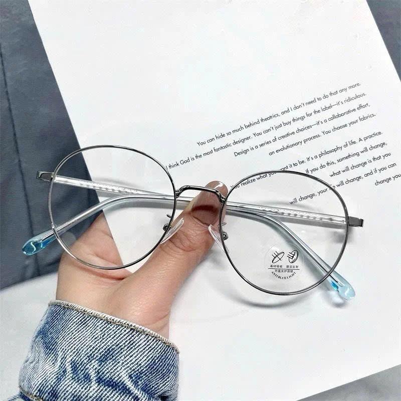 Gọng kính bo tròn chất liệu titan cao cấp, phù hợp mặt vừa và to mã M82