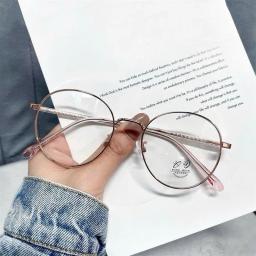 Gọng kính bo tròn chất liệu titan cao cấp, phù hợp mặt vừa và to mã M82 3