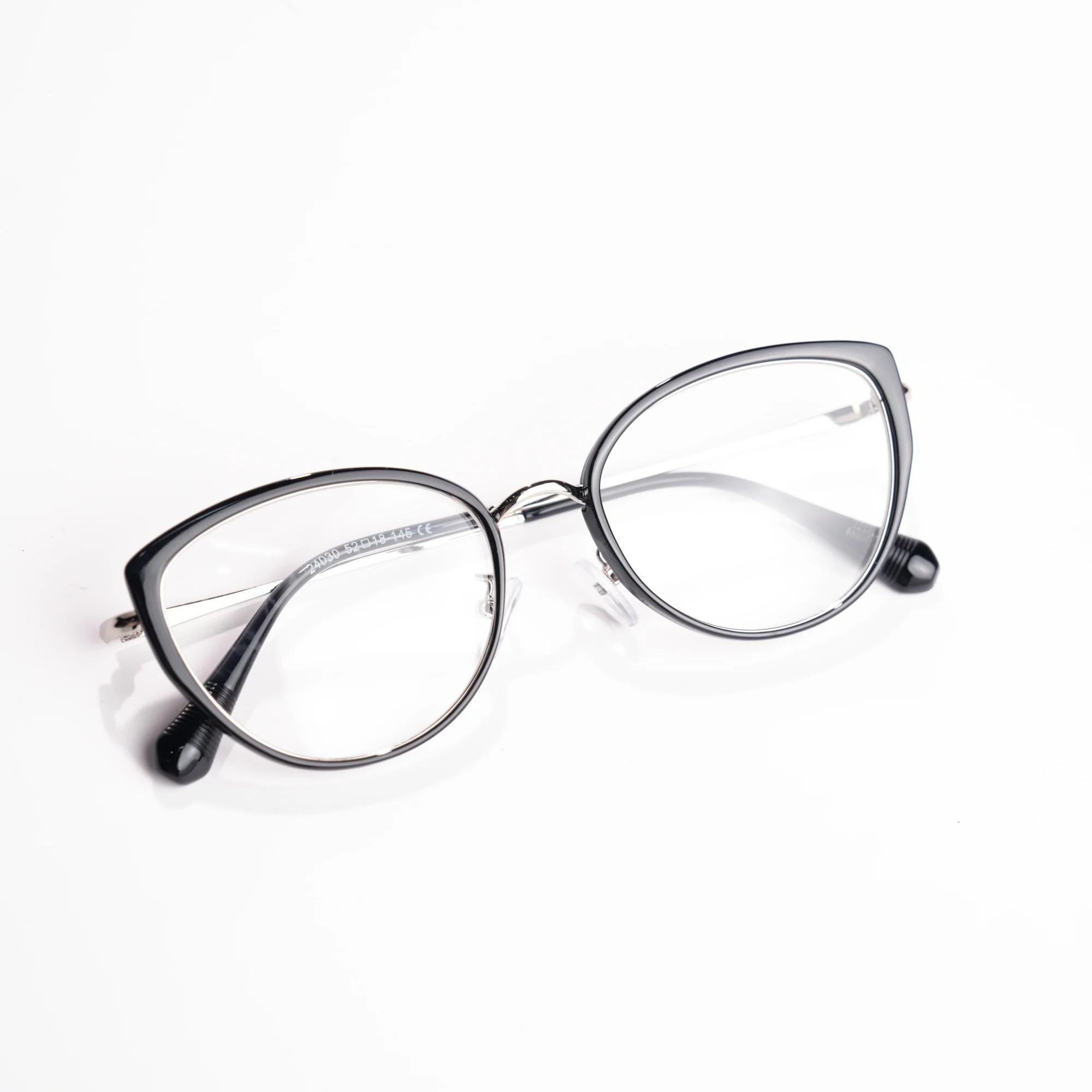 Gọng kính 24030 dáng Cat-eye Hàn Quốc siêu nhẹ | Kính Mắt MITOO